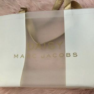 white and gold daisy tote